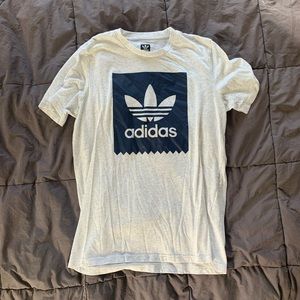 Adidas T shirt grey and blue large